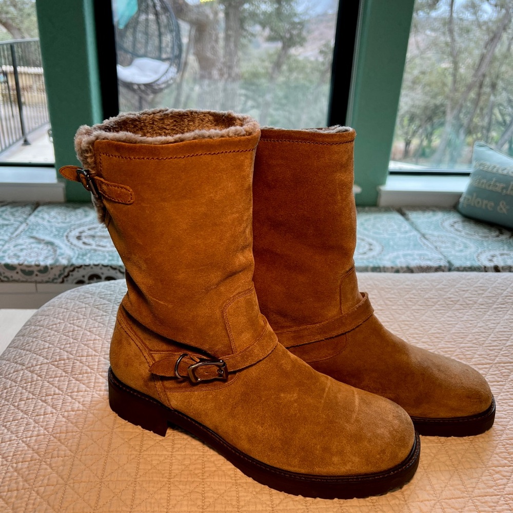 Cole Haan Tan Winter Boots with Soft Texture and Low Heel Fur Lined